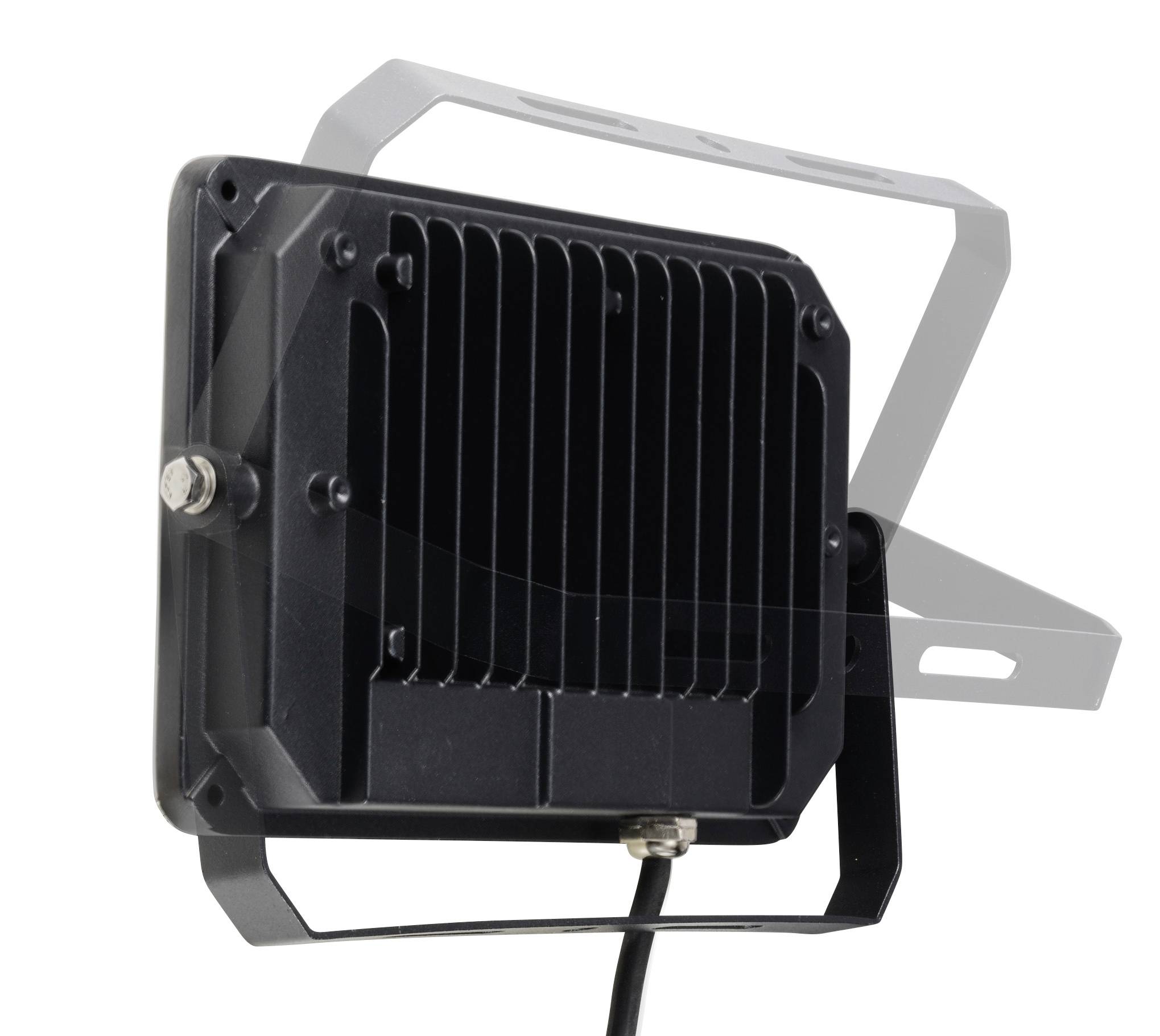 Ein schwarzer LED-Scheinwerfer mit verstellbarer Halterung, seitliche Ansicht. Schatten zeigt Neigungsoptionen.