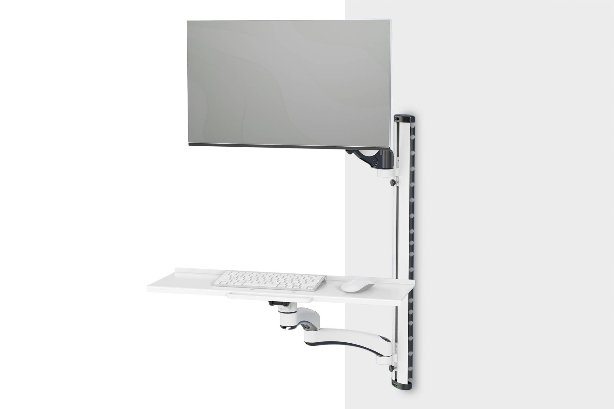 Ein Monitor mit Tastatur und Maus auf einer an der Wand montierten, verstellbaren Halterung. Ideal für stehende Arbeitsstationen.