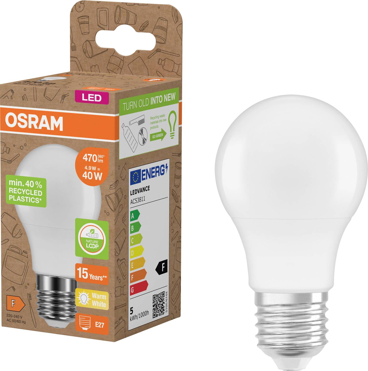 OSRAM LED-Glühbirne in Verpackung neben der Glühbirne selbst abgebildet; die Box hebt 470 lm, 4,9 W, Warmweiß, 15-jährige Lebensdauer und recyceltes Kunststoff hervor.