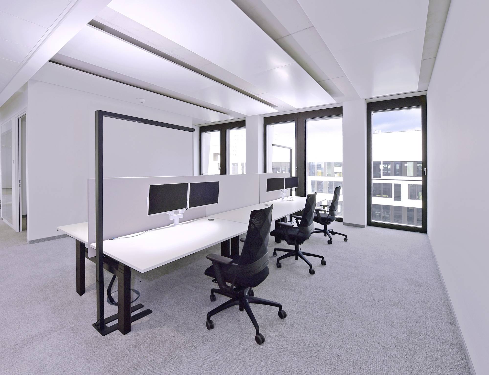 Deko Light Office Three Standard 342228 Stehlampe LED 80W Verkehrsweiß (RAL 9016)