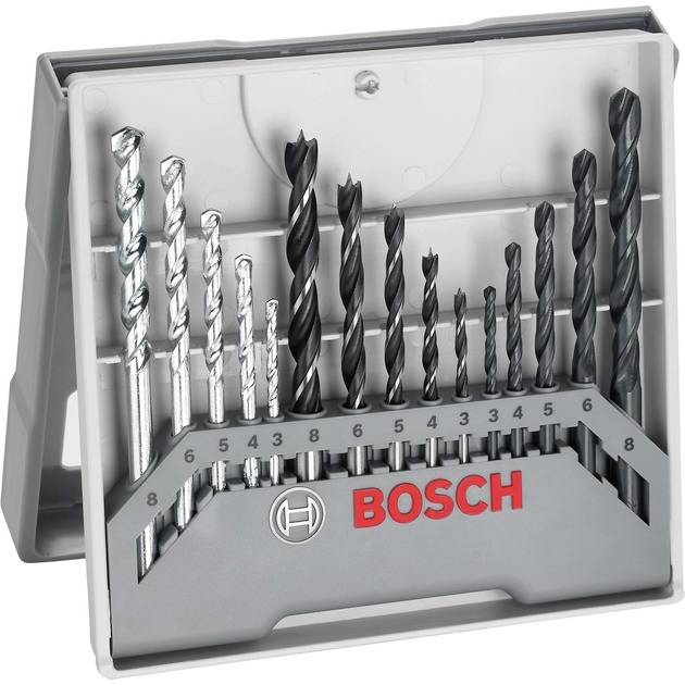 Bohrer-Set mit verschiedenen Größen in einem grauen Etui, Marke 'Bosch', sichtbar. Enthält Metall- und Steinbohrer.