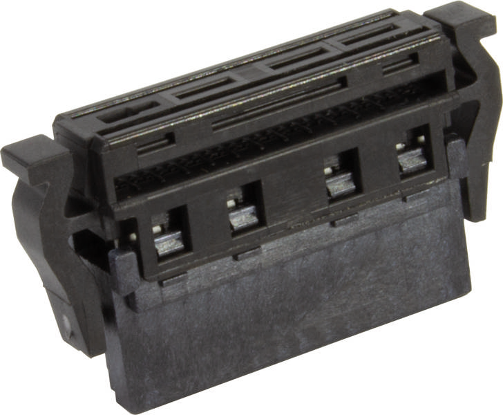 Ein schwarzer elektrischer Anschlussstecker, rechteckig, mit mehreren vertikalen Metallkontakten, an jeder Seite kleine Laschen.
