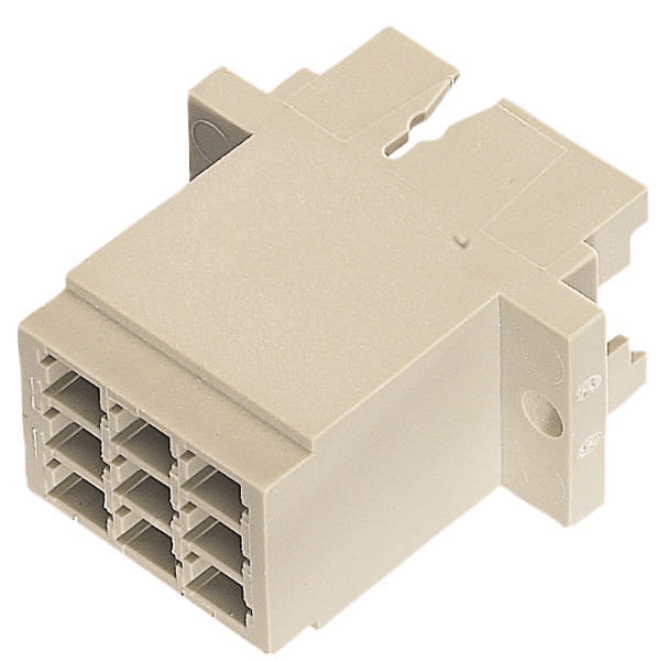 Ein grauer, rechteckiger elektrischer Steckverbinder mit sechs quadratischen Anschlüssen, seitlich mit Verriegelungsmechanismus.