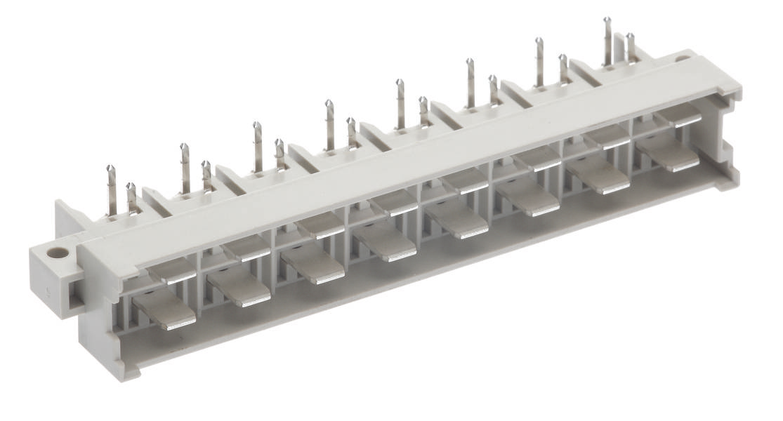 Steckverbinder mit mehreren Metallpins in einer weißen Kunststoffhalterung, geeignet für elektronische Schaltkreise.