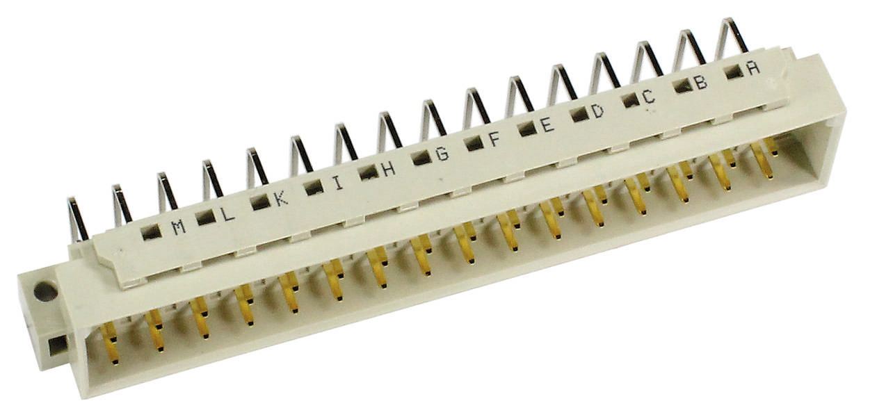 Ein 20-poliger Stecker mit Buchstaben von A bis T. Verwendet zur Kabelverbindung in elektronischen Geräten. Weißer Kunststoffkörper.