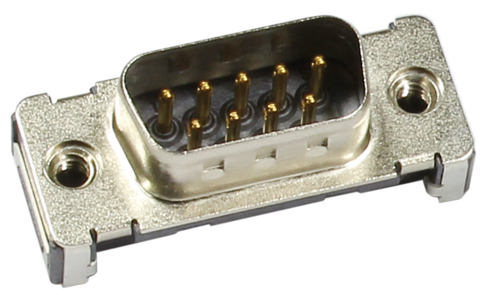 Ein Metallstecker mit mehreren goldenen Pins, geeignet zum Anschluss an elektronische Geräte für Datenübertragung oder Stromversorgung.