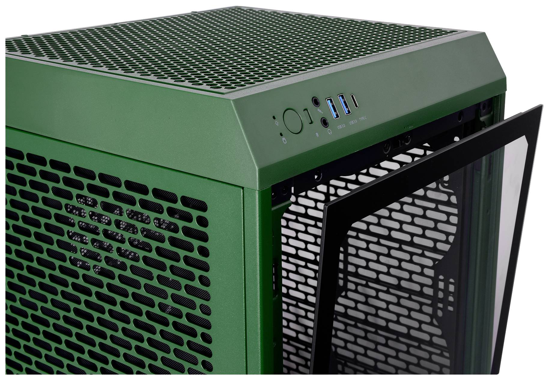 Ein grünes Computergehäuse mit offenen Lüftungsgittern und zwei USB-Anschlüssen an der Vorderseite. Die Seitenabdeckung ist geöffnet.