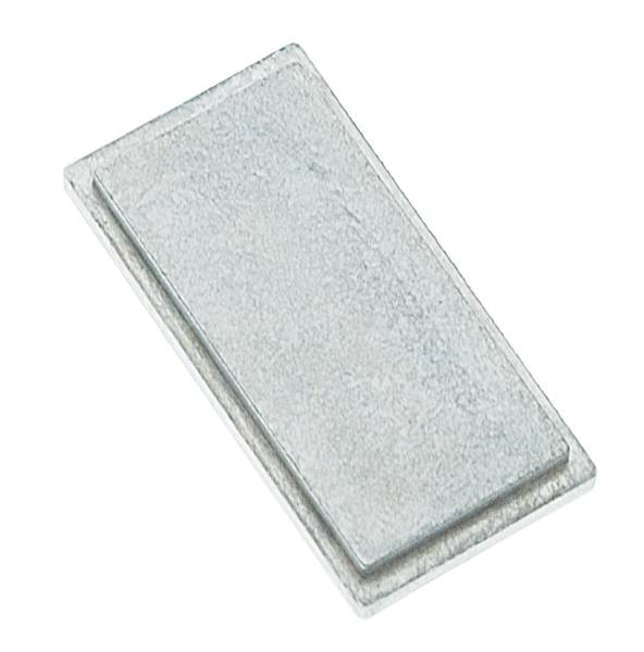 Ein rechteckiger, silberner Metallblock in schlichter Ausführung, der möglicherweise als Bauteil in technischen Anwendungen dient.