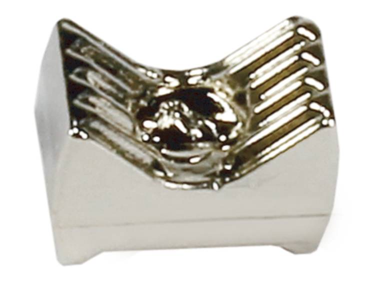 Metallischer Magnet in V-Form mit gerillter Oberfläche.