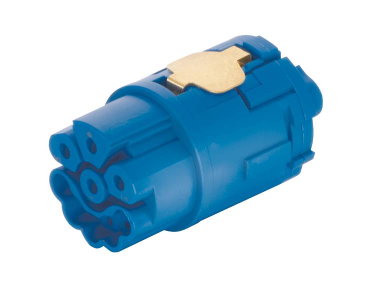 Blauer elektrischer Stecker mit mehreren runden Anschlüssen und einem goldenen Clip an der Seite, für Verbindungstechnik.