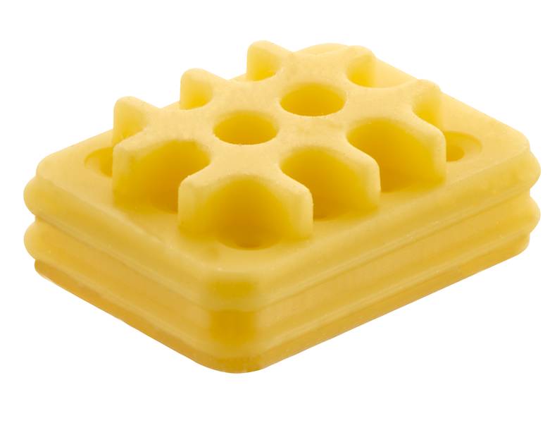 Ein gelber Kunststoff-Waschschwamm mit sechseckigen Löchern, geeignet zum Reinigen von Oberflächen.