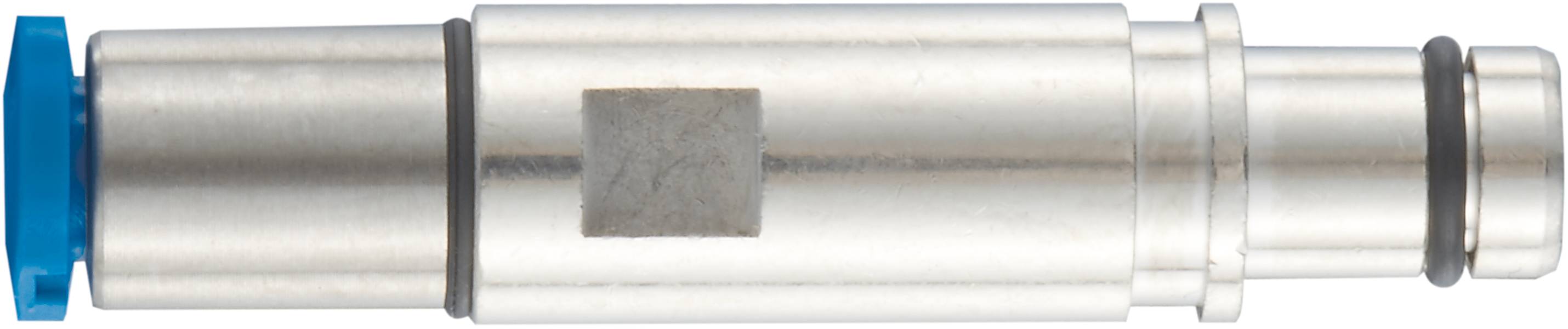 Metallischer, zylindrischer Adapter mit blauer Kappe; verwendet zum Verbinden von Komponenten in einem technischen oder industriellen Kontext.