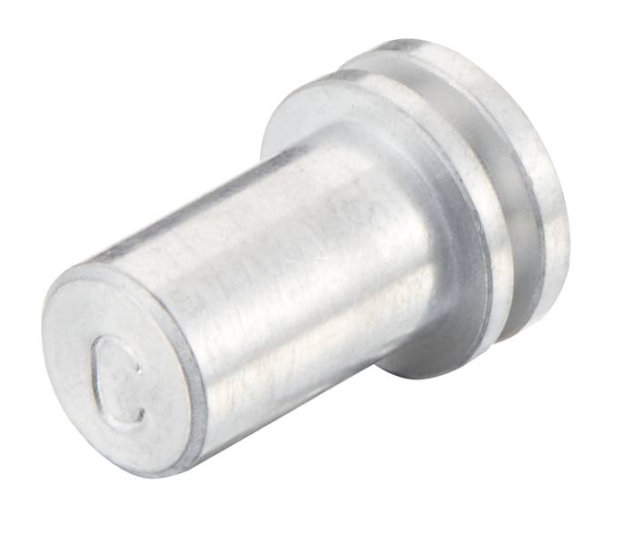 Ein silberner Metallstift mit einem 'C' auf dem Kopf, zylindrisch geformt und glatt.