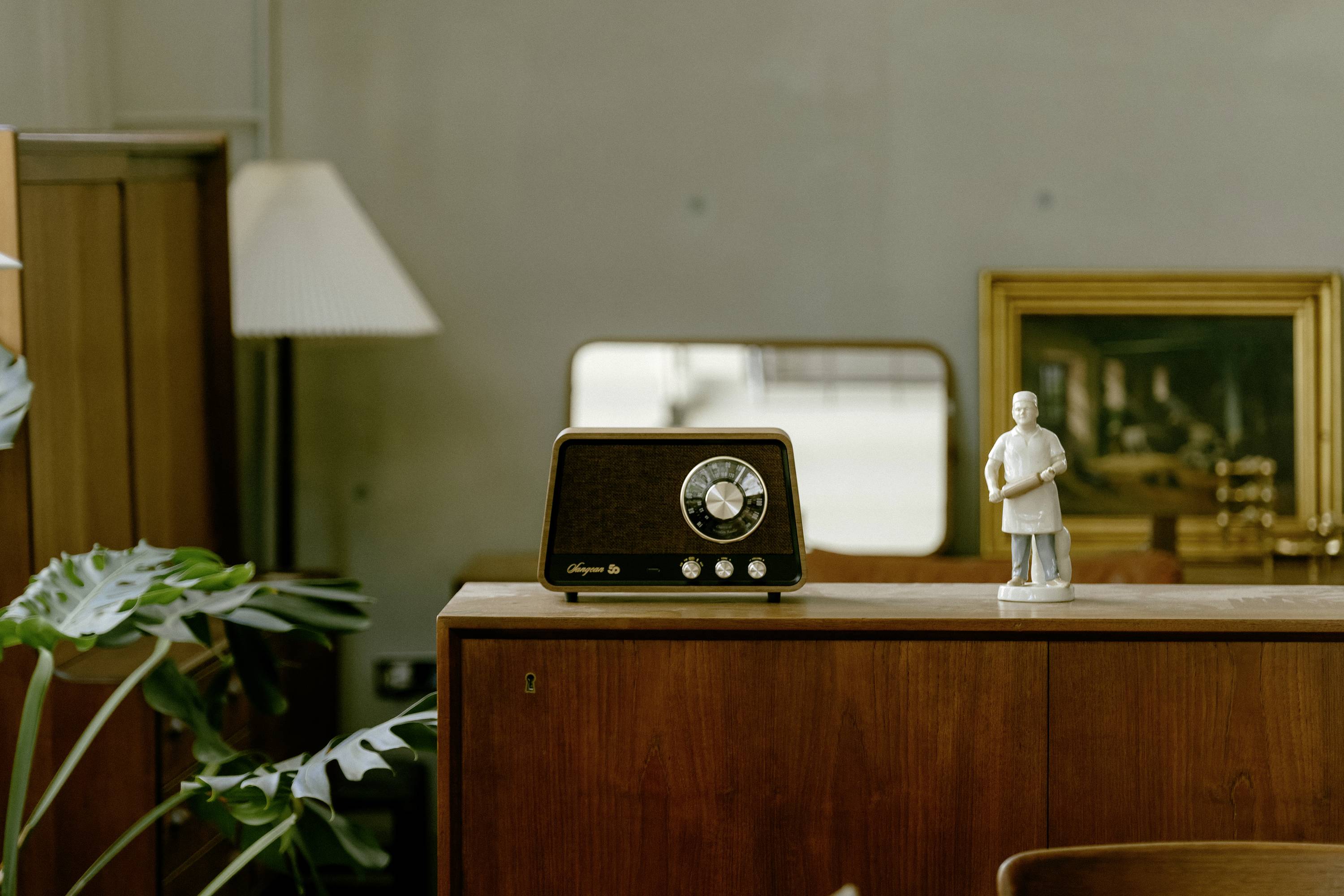 Sangean Premium Wooden Cabinet WR-101 Tischradio AM, FM Bluetooth®, AUX, UKW Walnuss