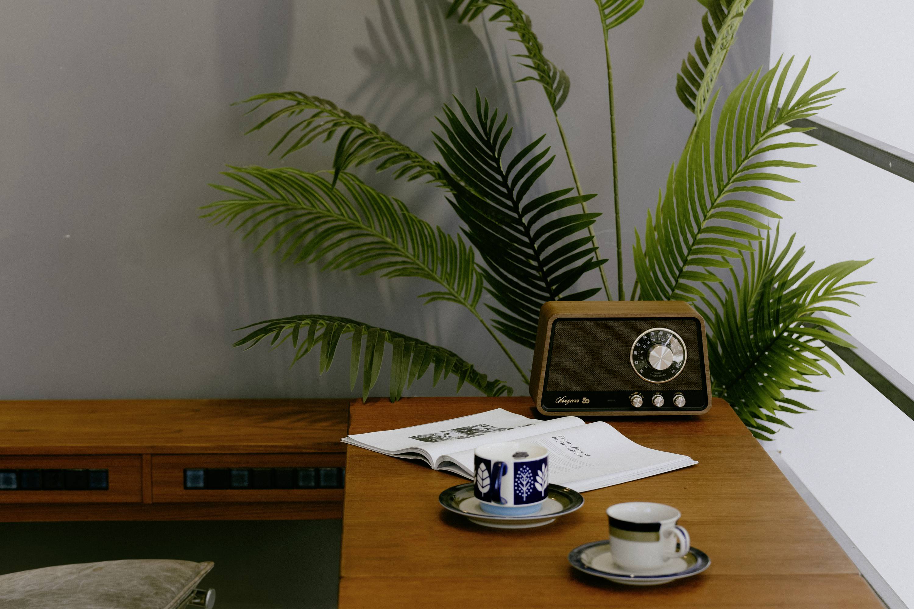 Sangean Premium Wooden Cabinet WR-101 Tischradio AM, FM Bluetooth®, AUX, UKW Walnuss