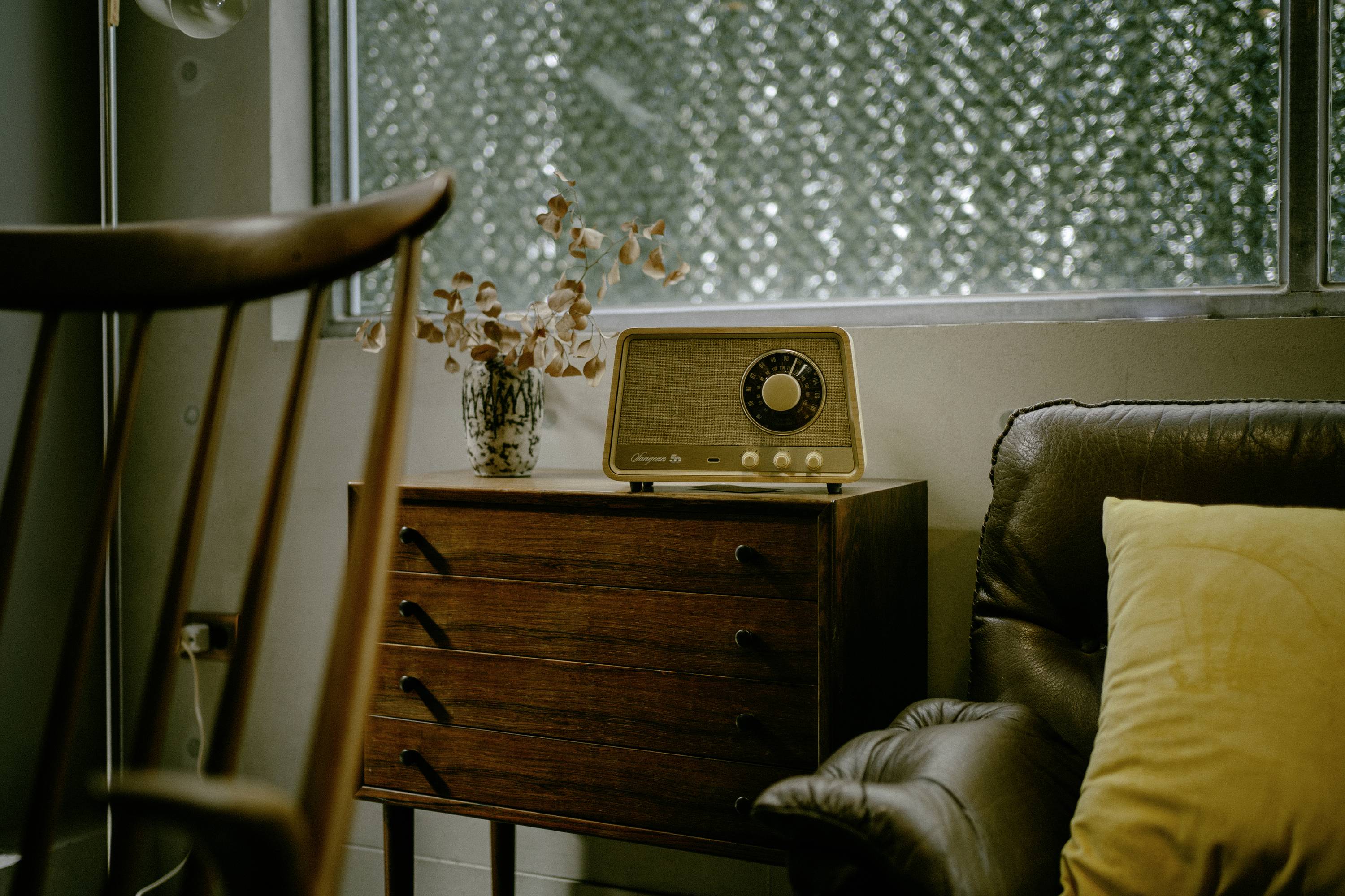 Sangean Premium Wooden Cabinet WR-101 Tischradio AM, FM Bluetooth®, AUX, UKW Holz (hell)