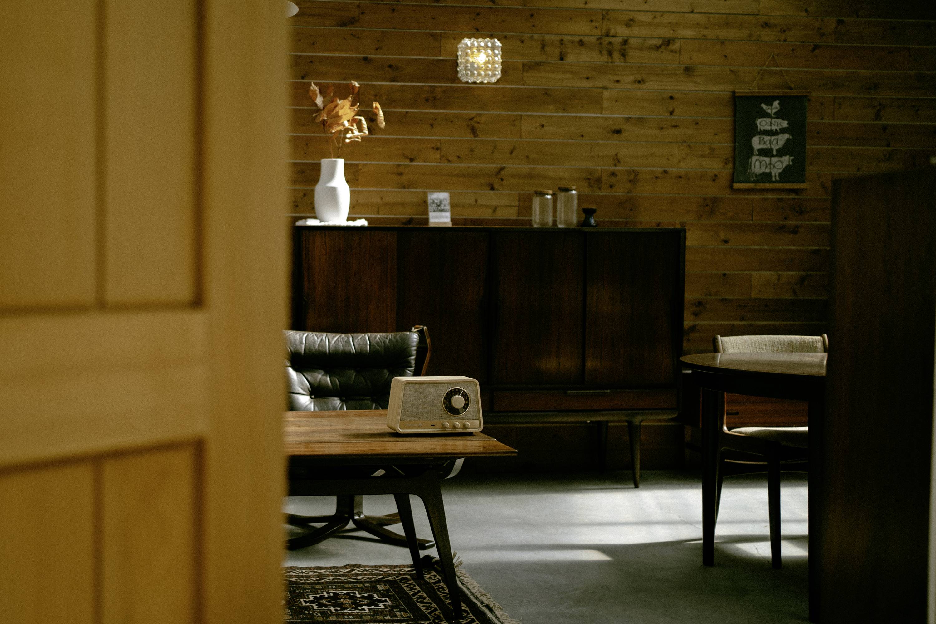 Sangean Premium Wooden Cabinet WR-101 Tischradio AM, FM Bluetooth®, AUX, UKW Holz (hell)