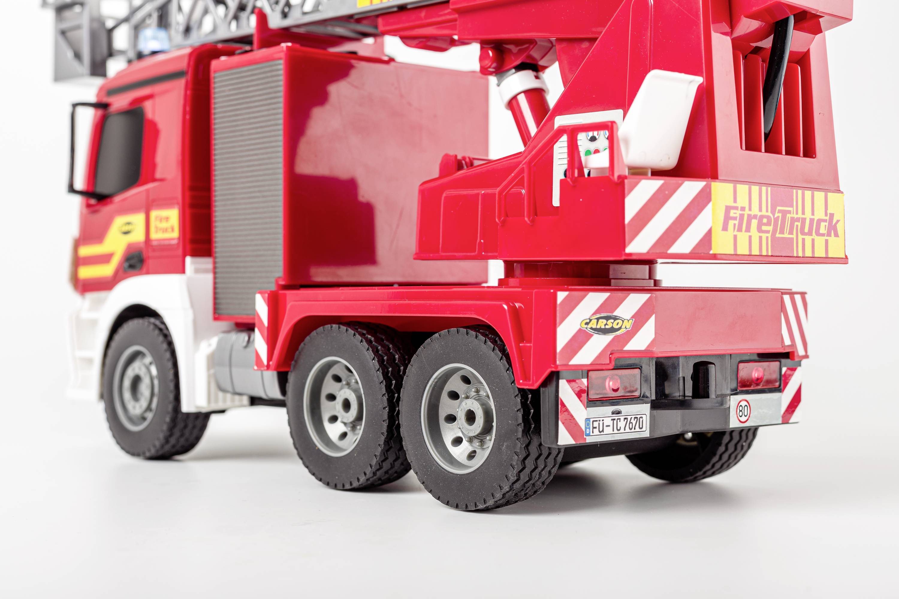 Carson Modellsport MB Arocs Feuerwehr m. Drehleiter 1:20 RC Einsteiger Funktionsmodell LKW