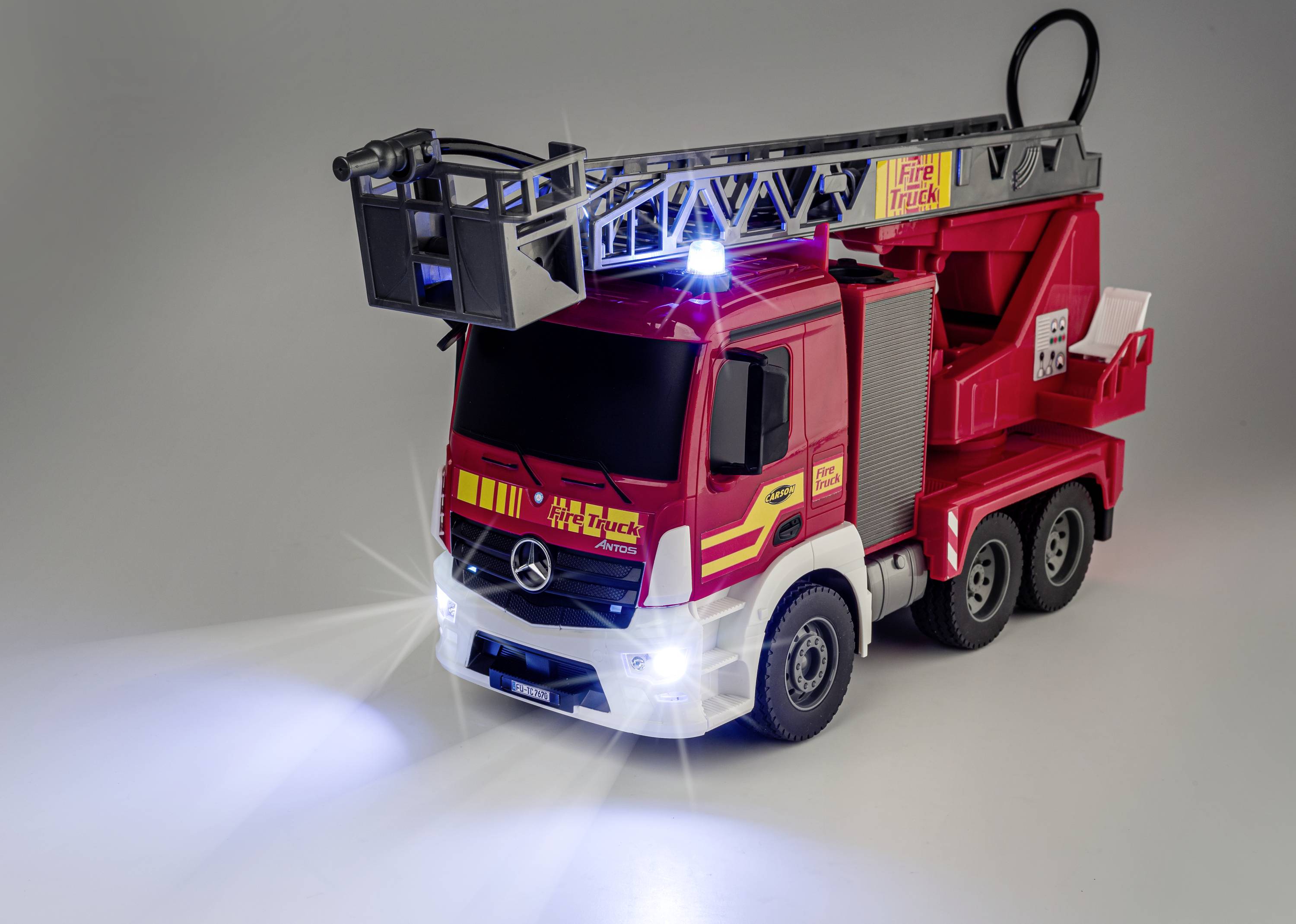 Carson Modellsport MB Arocs Feuerwehr m. Drehleiter 1:20 RC Einsteiger Funktionsmodell LKW