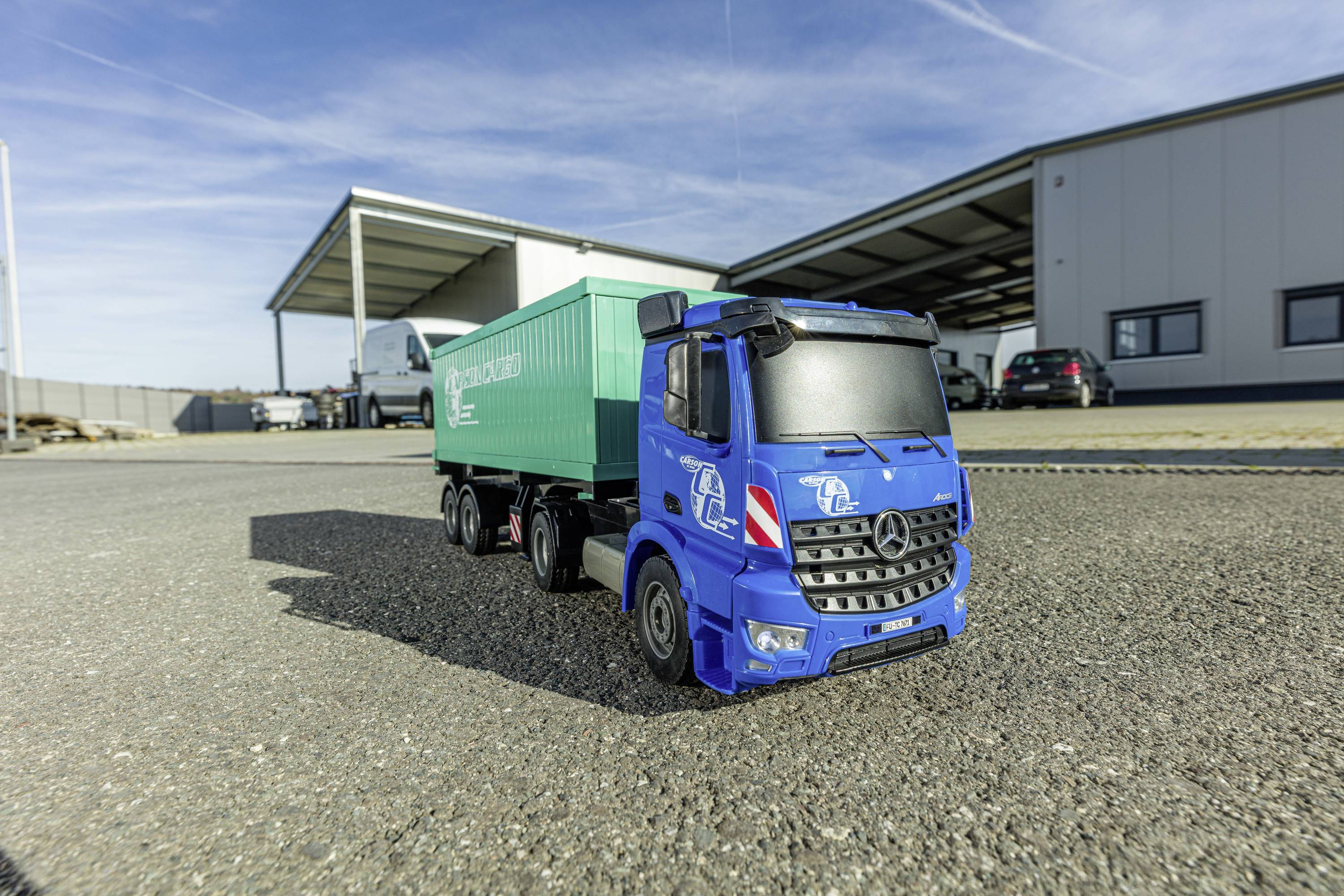 Carson Modellsport MB Arocs mit Container 1:20 RC Einsteiger Funktionsmodell LKW