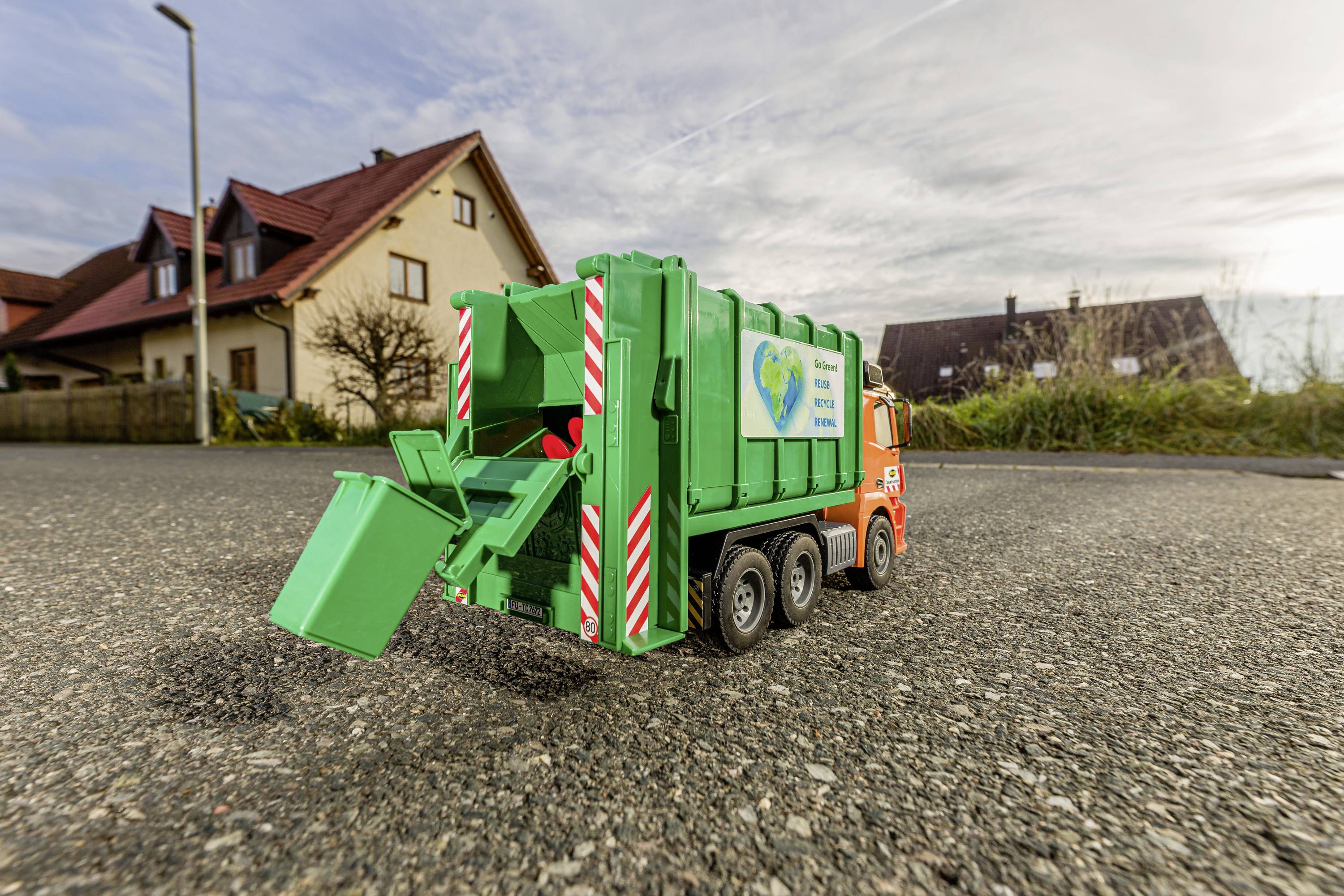 Carson Modellsport MB Arocs Müllwagen 1:20 RC Einsteiger Funktionsmodell LKW