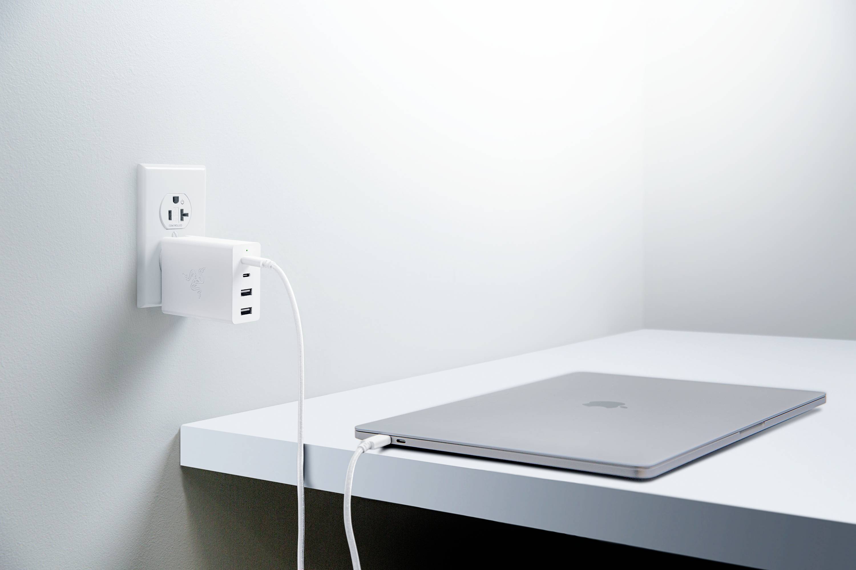 RAZER USB-C 130W GaN Charger Mercury USB Ladegerät 130W PPS Weiß GaN