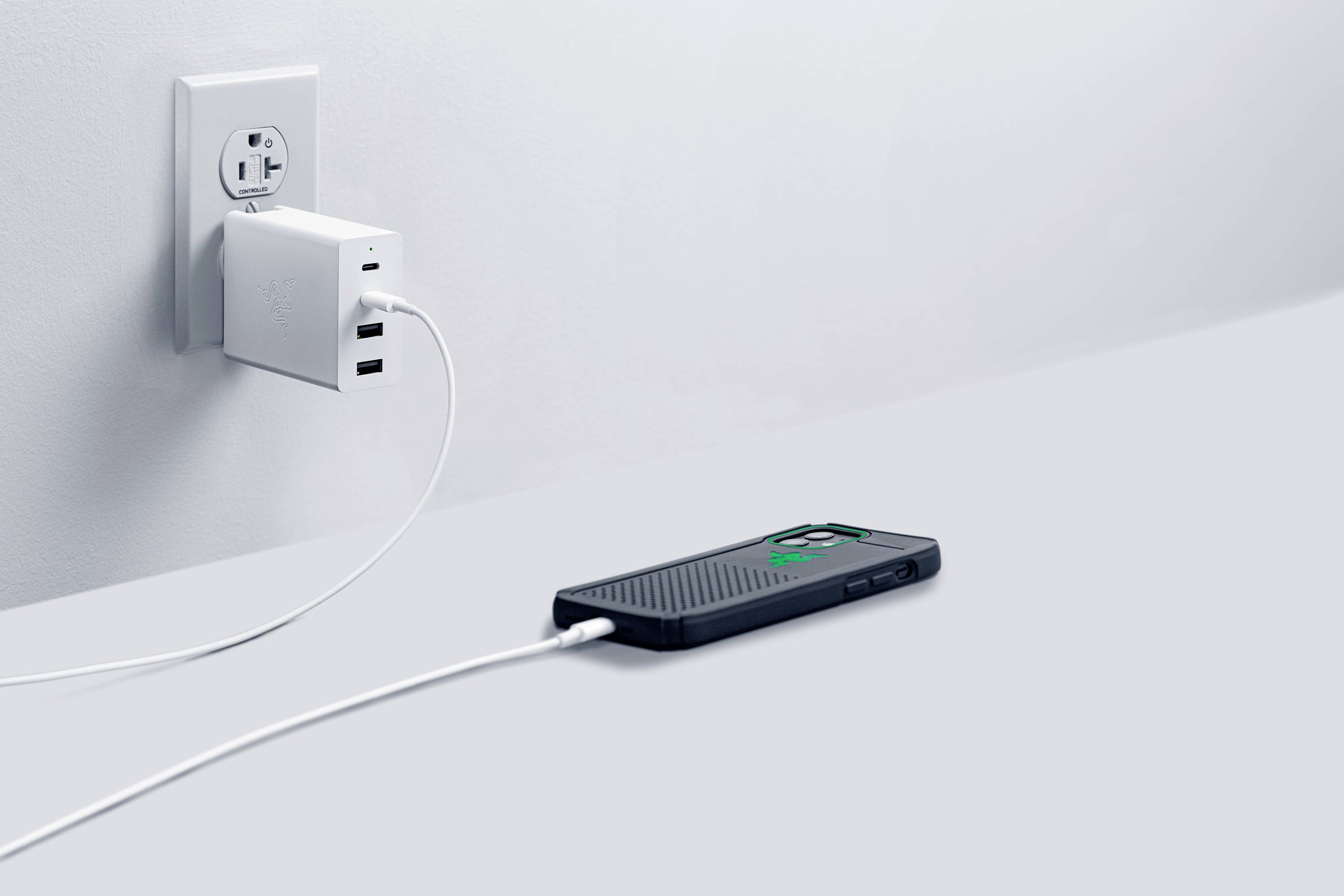 RAZER USB-C 130W GaN Charger Mercury USB Ladegerät 130W PPS Weiß GaN