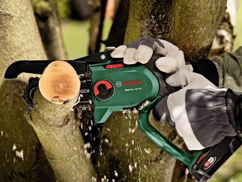 Bosch Home and Garden EasyChain 18V-15-7 Akku-Kettensäge
