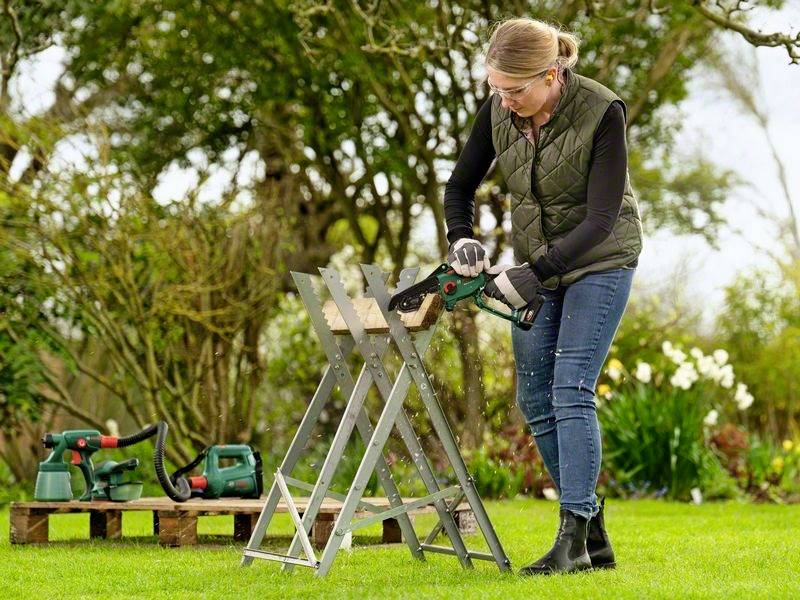 Bosch Home and Garden EasyChain 18V-15-7 Akku-Kettensäge