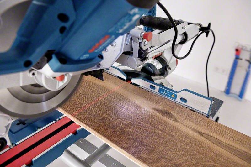 Bosch Professional GCM 305-216 D Kapp- und Gehrungssäge 216mm 30mm 1200W