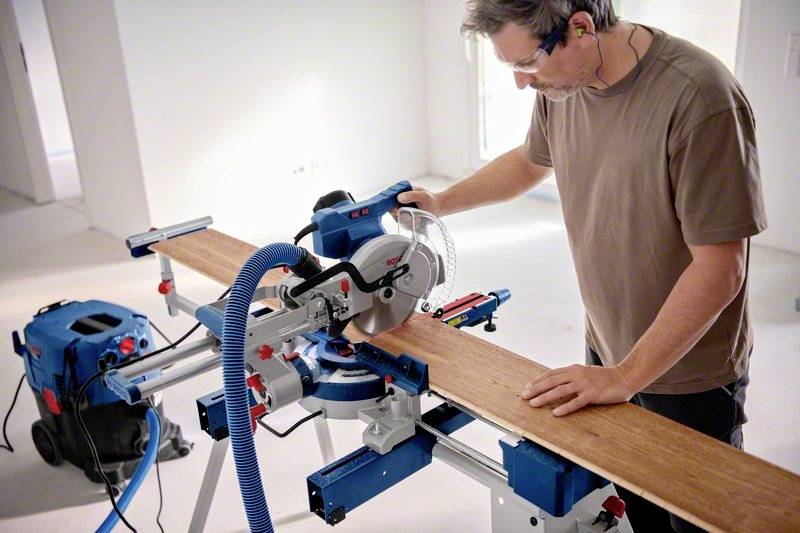 Bosch Professional GCM 305-216 D Kapp- und Gehrungssäge 216mm 30mm 1200W