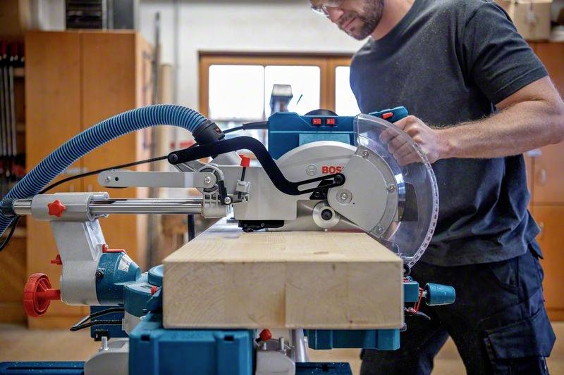 Bosch Professional GCM 305-254 D Kapp- und Gehrungssäge