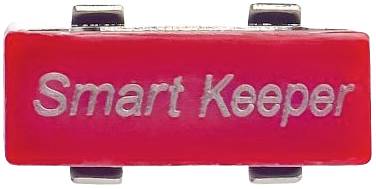 Roter Stecker mit der Aufschrift 'Smart Keeper'.
