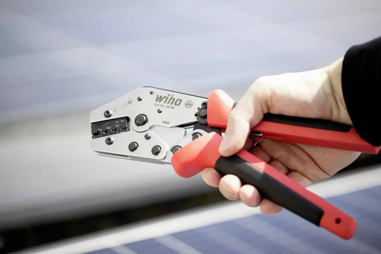 Wiha MC4 45796 Crimpzange 1 Stück Photovoltaik-Verbinder, Solar-Steckverbinder 2.5 bis 6mm²
