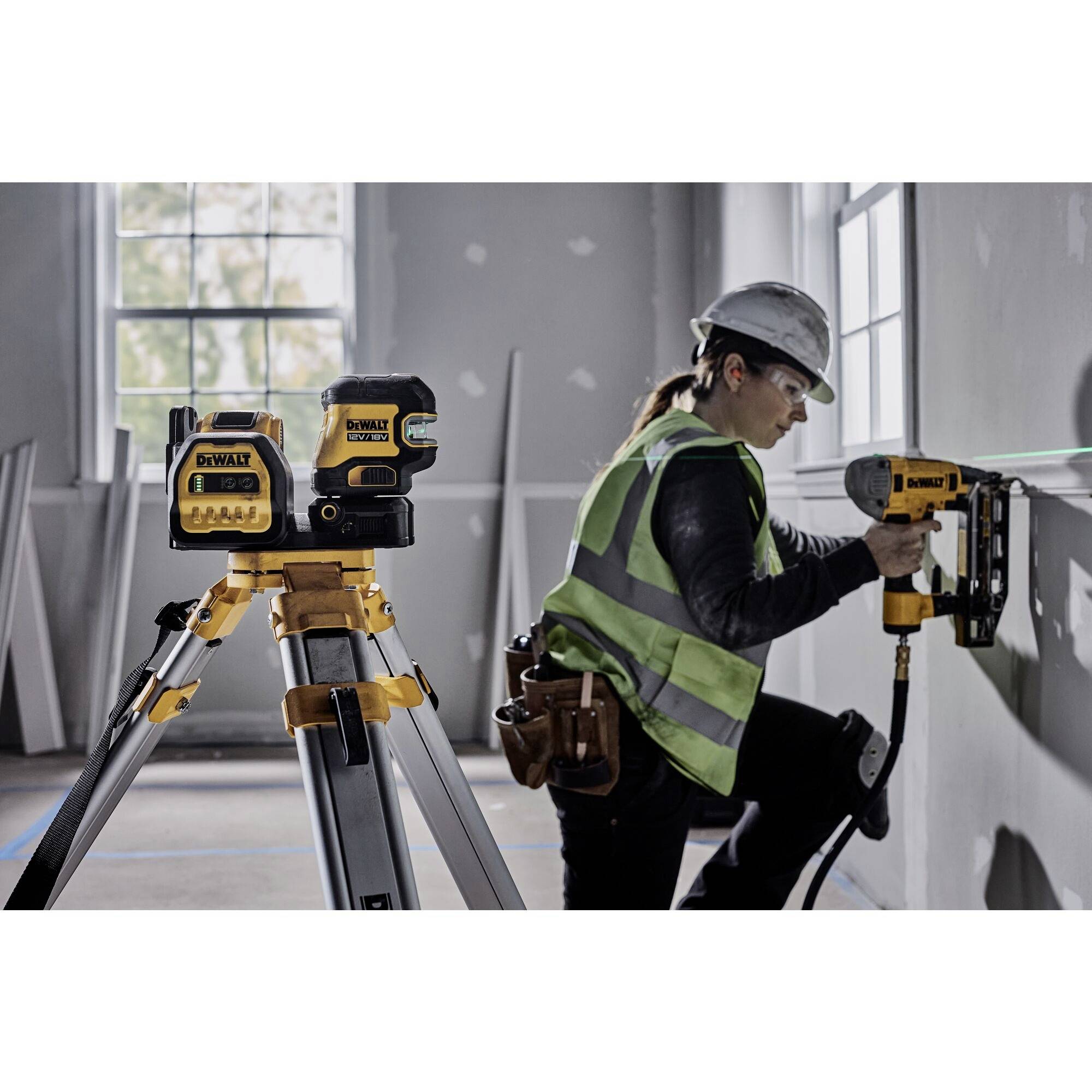 DEWALT DCE825D1G18-QW Kreuz und Punktlinienlaser