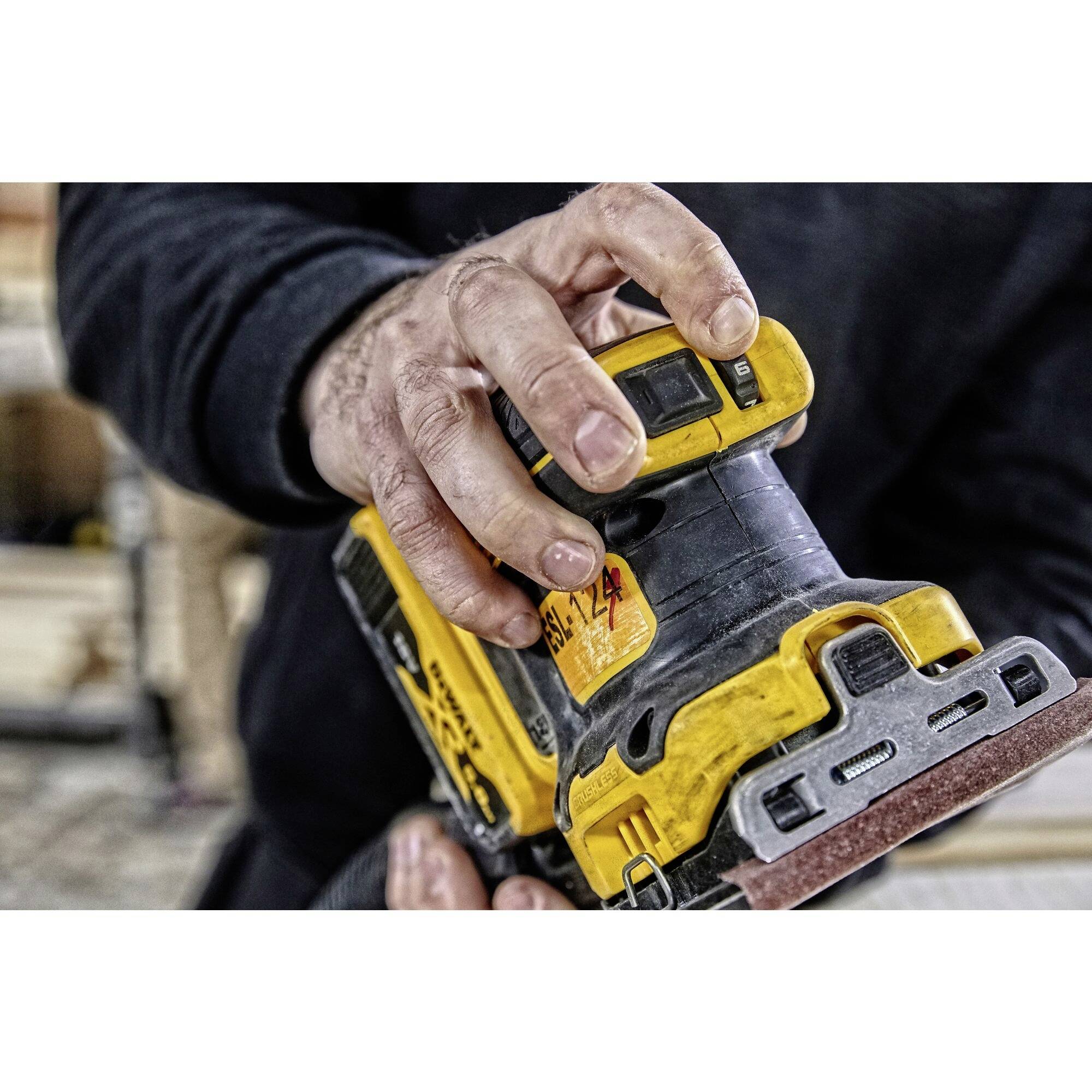 DEWALT DCW200NT-XJ Akku-Vibrationsschleifer