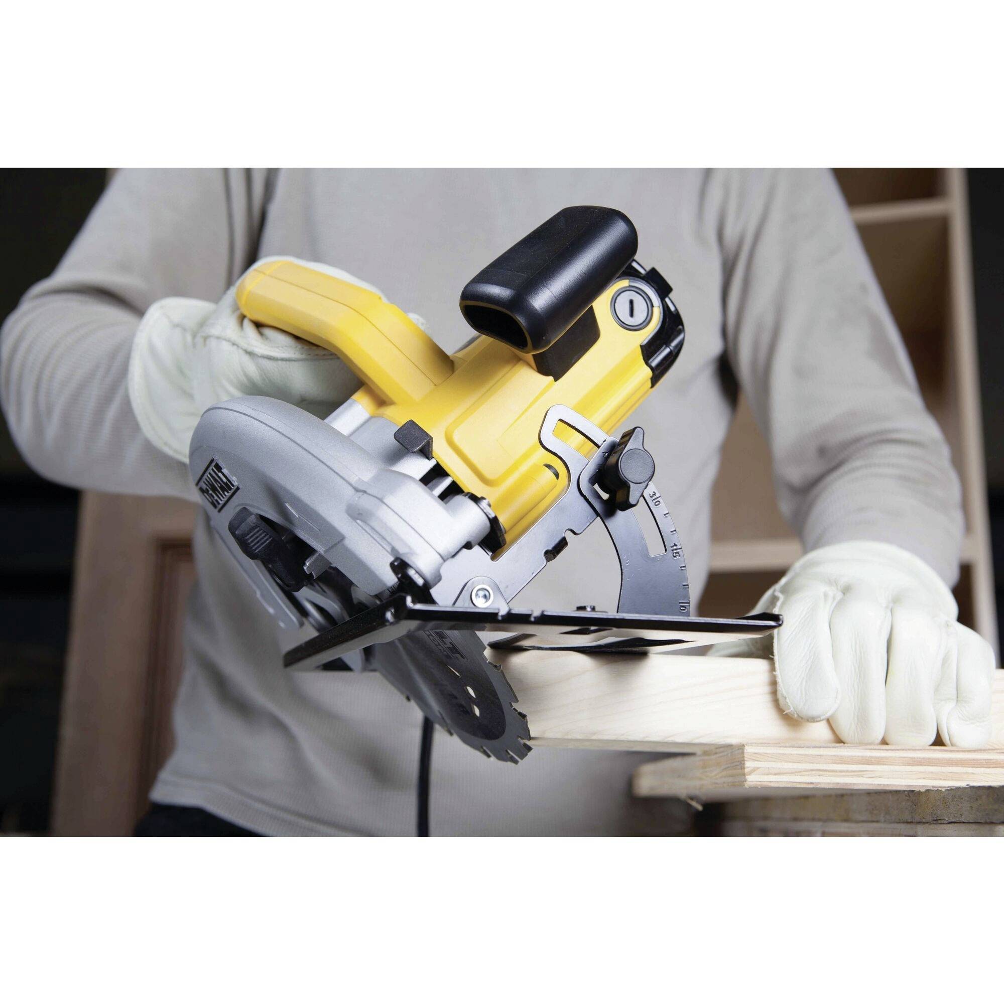 DEWALT DWE560-QS Handkreissäge