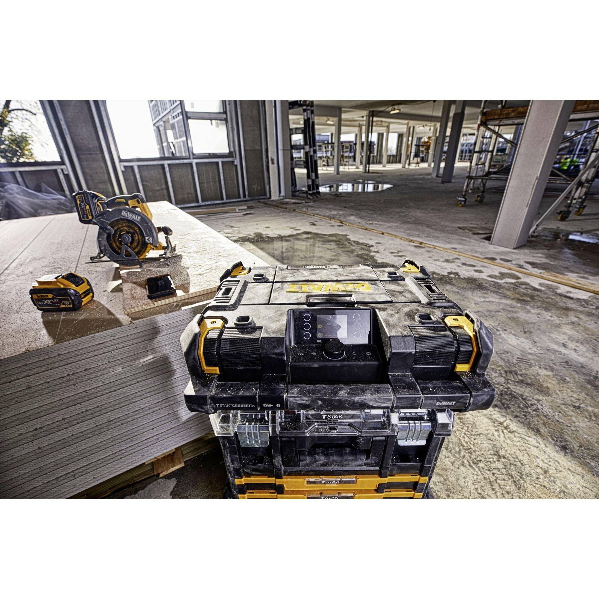 DEWALT DWST1-81078-QW Baustellenradio