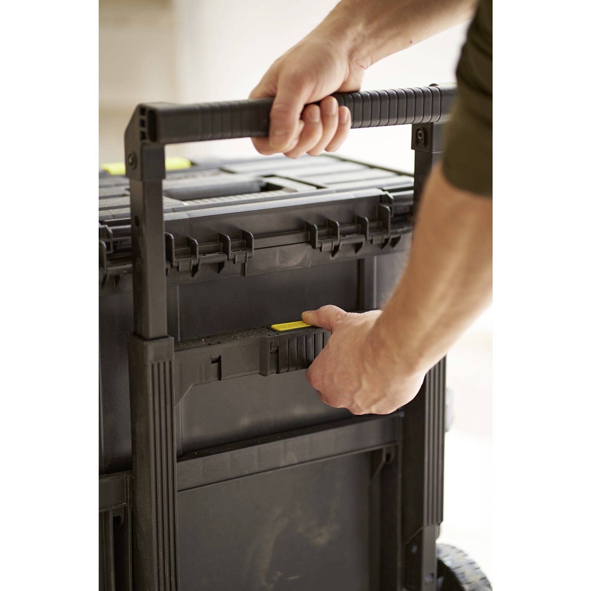 STANLEY STST83319-1 Trolley-Koffer unbestückt