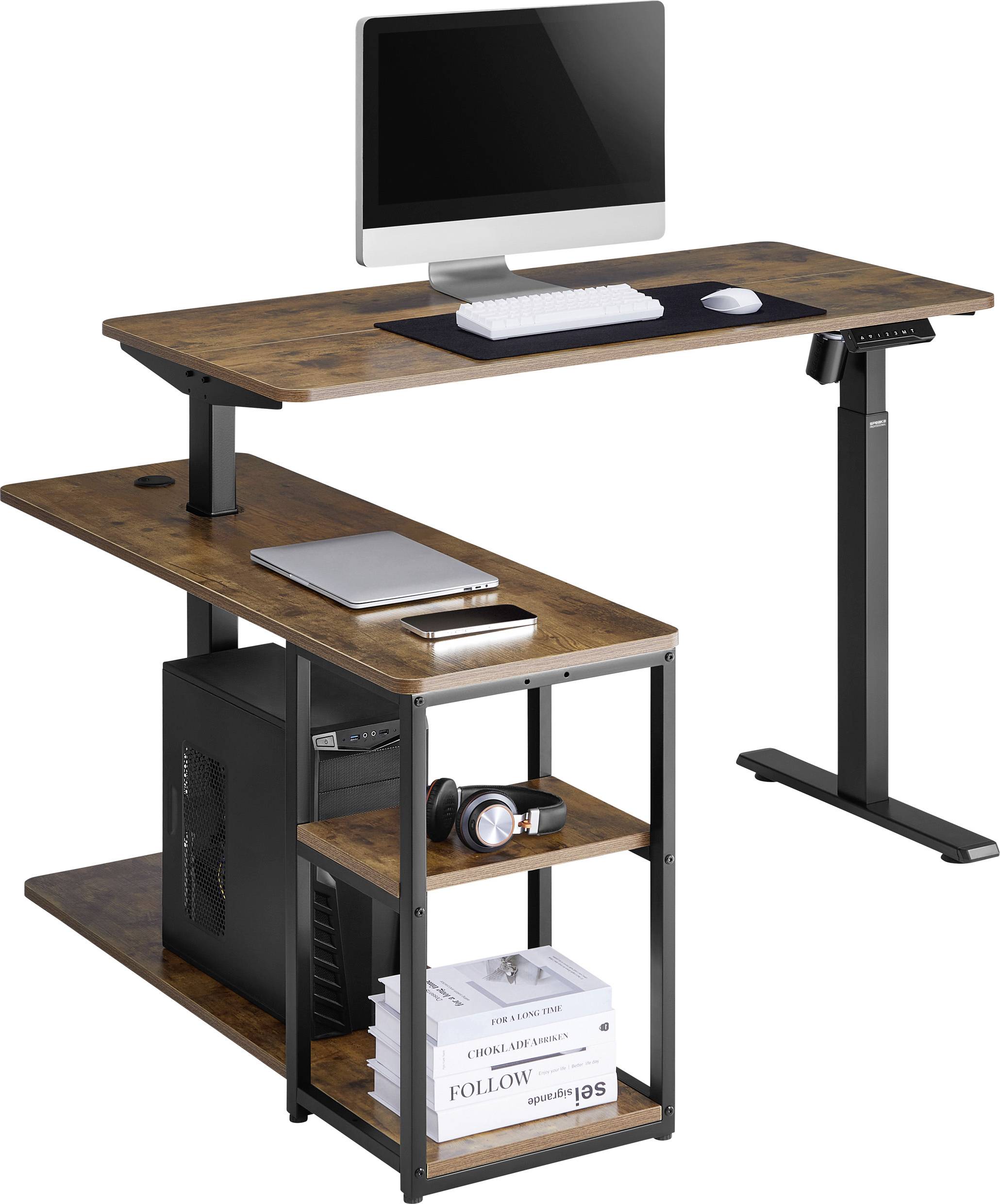 Höhenverstellbarer Schreibtisch mit Computer, Tastatur und Maus auf der Tischplatte. Seitliche Ablage mit Laptop, PC, Kopfhörern und Büchern.