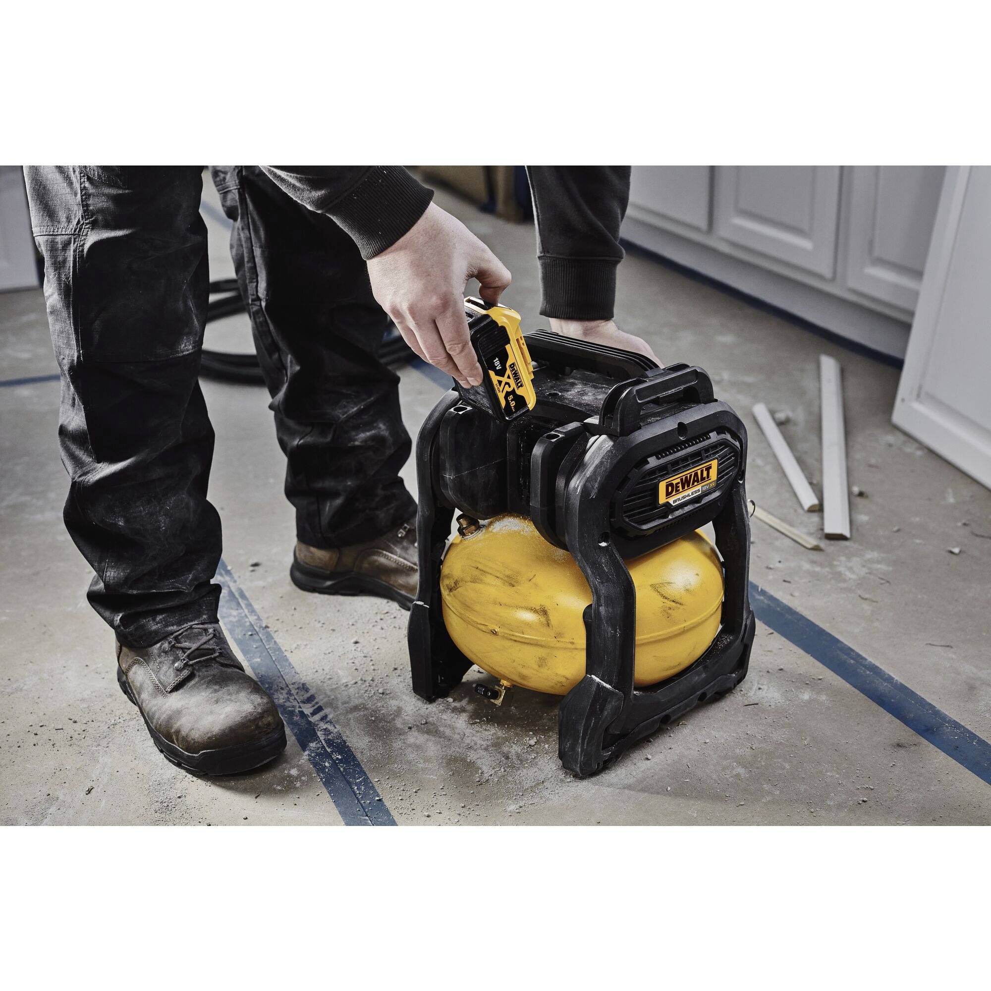 DEWALT DCC1018N-XJ Akku-Kompressor 9.6 bar Ohne Akku