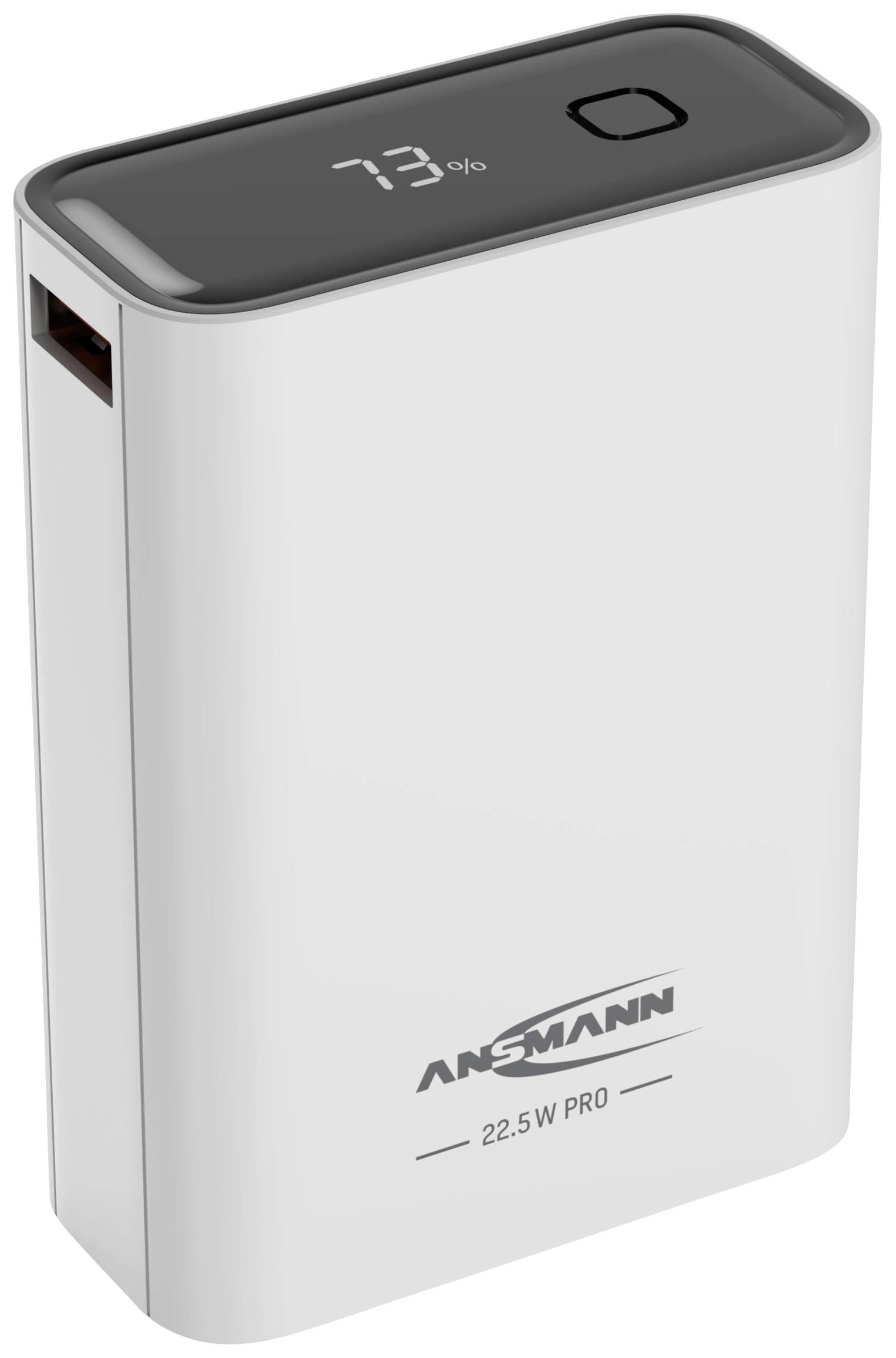 Weiße Powerbank mit digitalem Display zeigt '73%' an. Marke 'ANSMANN', Modell '22.5 W PRO'. Ein USB-Anschluss sichtbar.