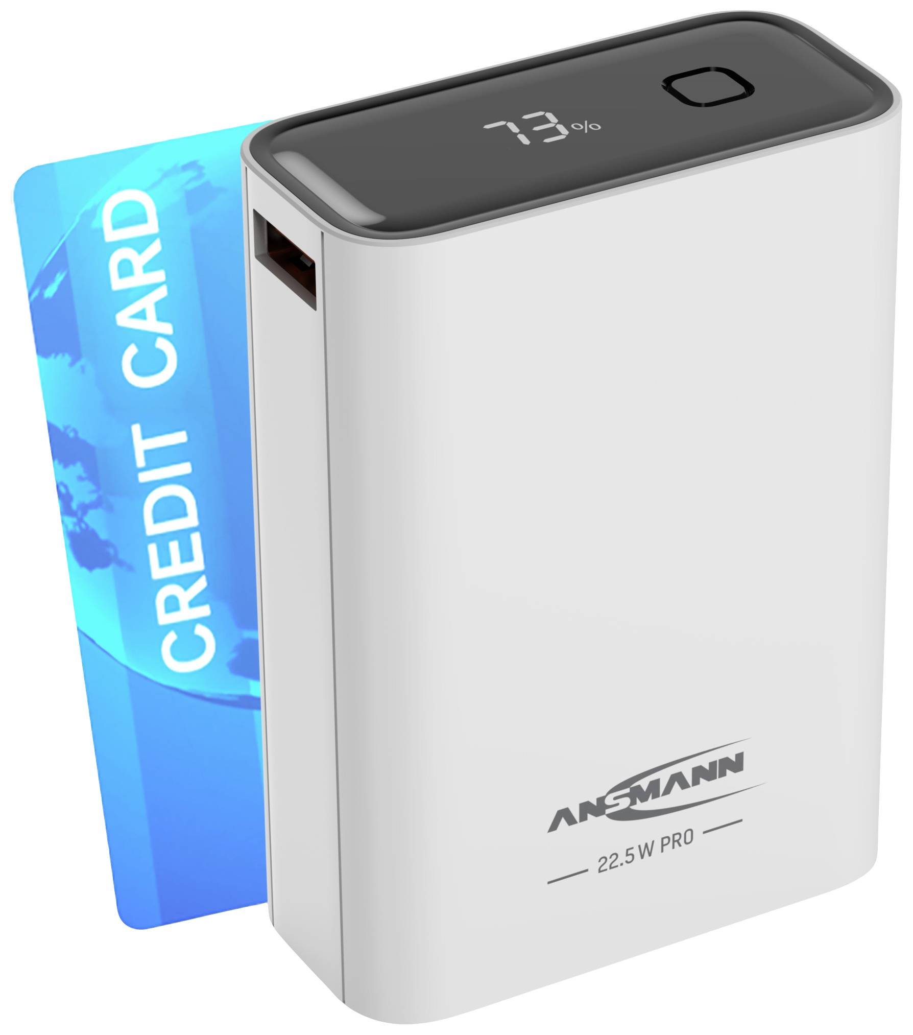 Powerbank im Kreditkartenformat, zeigt 73% Ladestand auf Display an, Marke Ansmann, Modell 22.5W Pro.