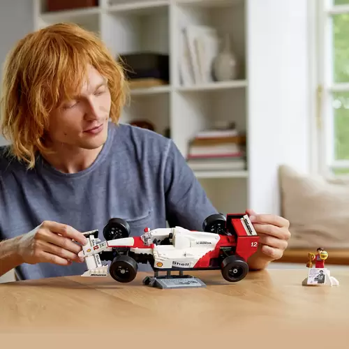 10330 LEGO® ICONS™ McLaren MP4/4 & Ayrton Senna 10330 LEGO® ICONS™ McLaren MP4/4 & Ayrton Senna