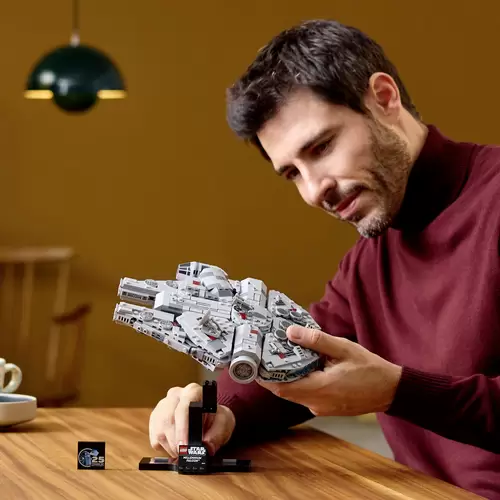 75375 LEGO® STAR WARS™ Millennium Falcon™ 75375 LEGO® STAR WARS™ Millennium Falcon™