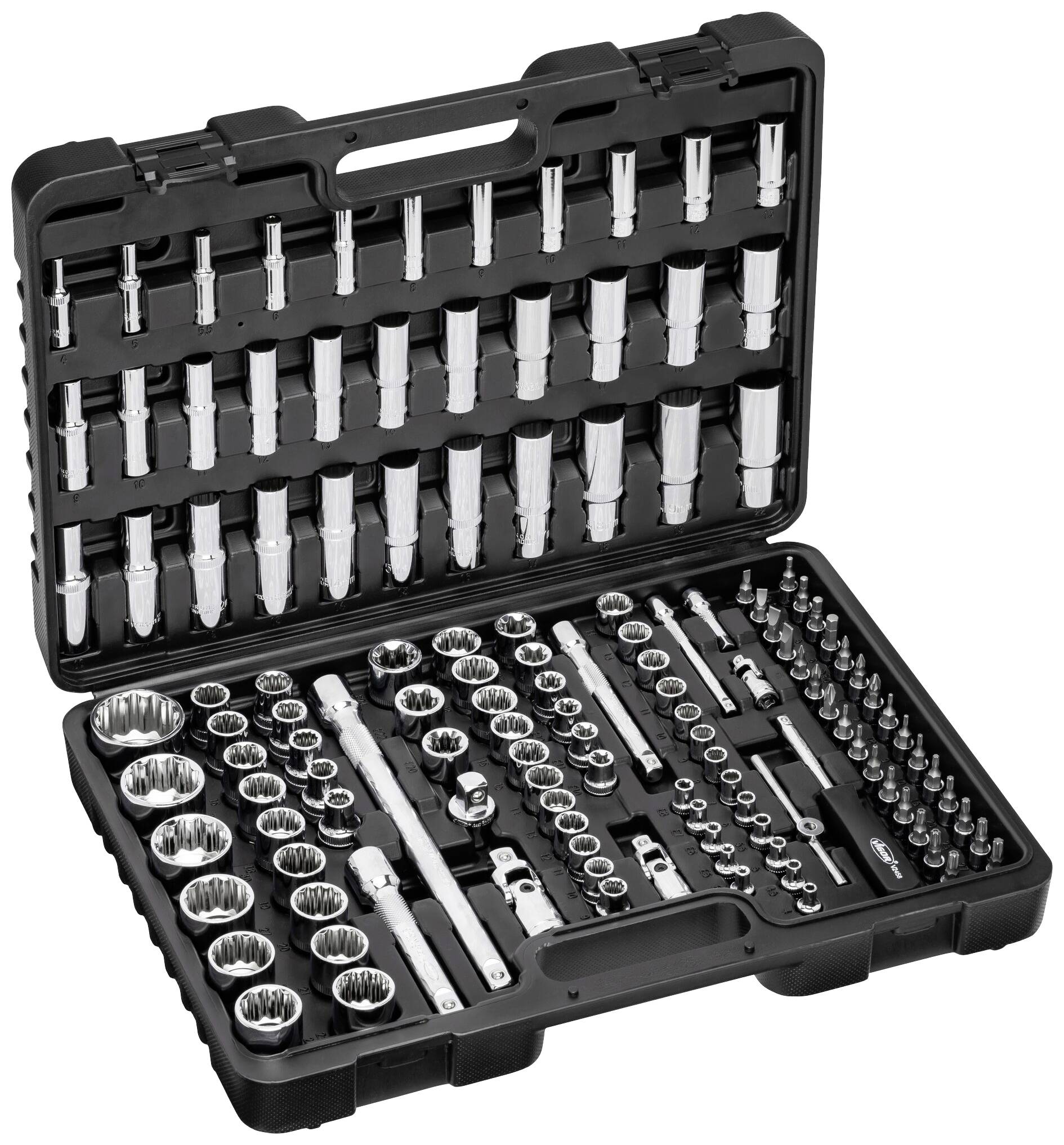 Ein Werkzeugkoffer mit verschiedenen Steckschlüsseln, Ratschen und Bits, sorgfältig angeordnet in mehreren Reihen für Reparaturarbeiten.