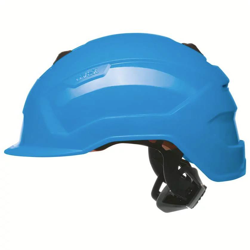 Ein blauer Schutzhelm aus robustem Material, der für Sicherheitszwecke auf Baustellen oder in industriellen Umgebungen verwendet wird.