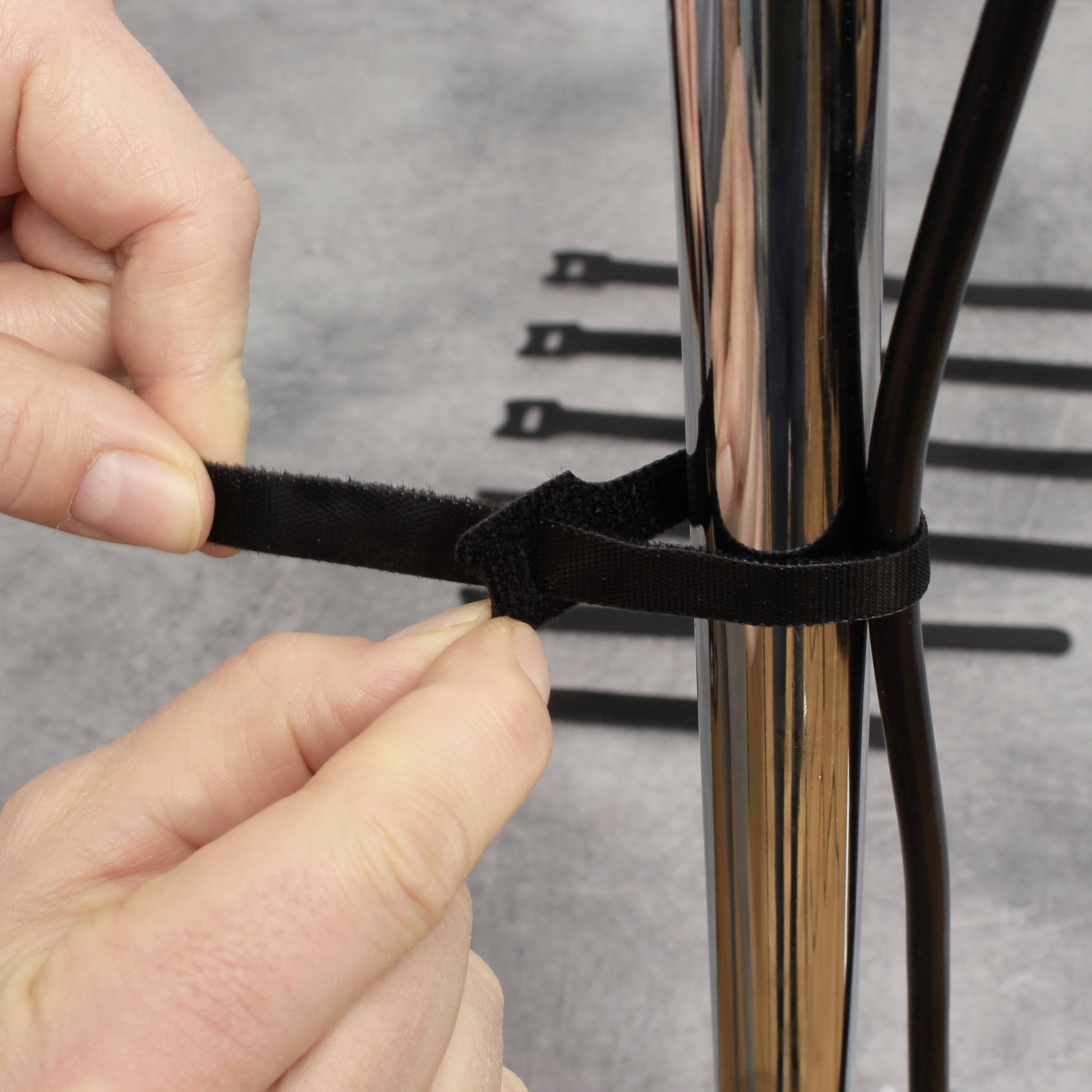 Quadrios 23CA185 Klettkabelbinder zum Bündeln Haft- und Flauschteil (L x B) 200mm x 12mm Schwarz 10St.