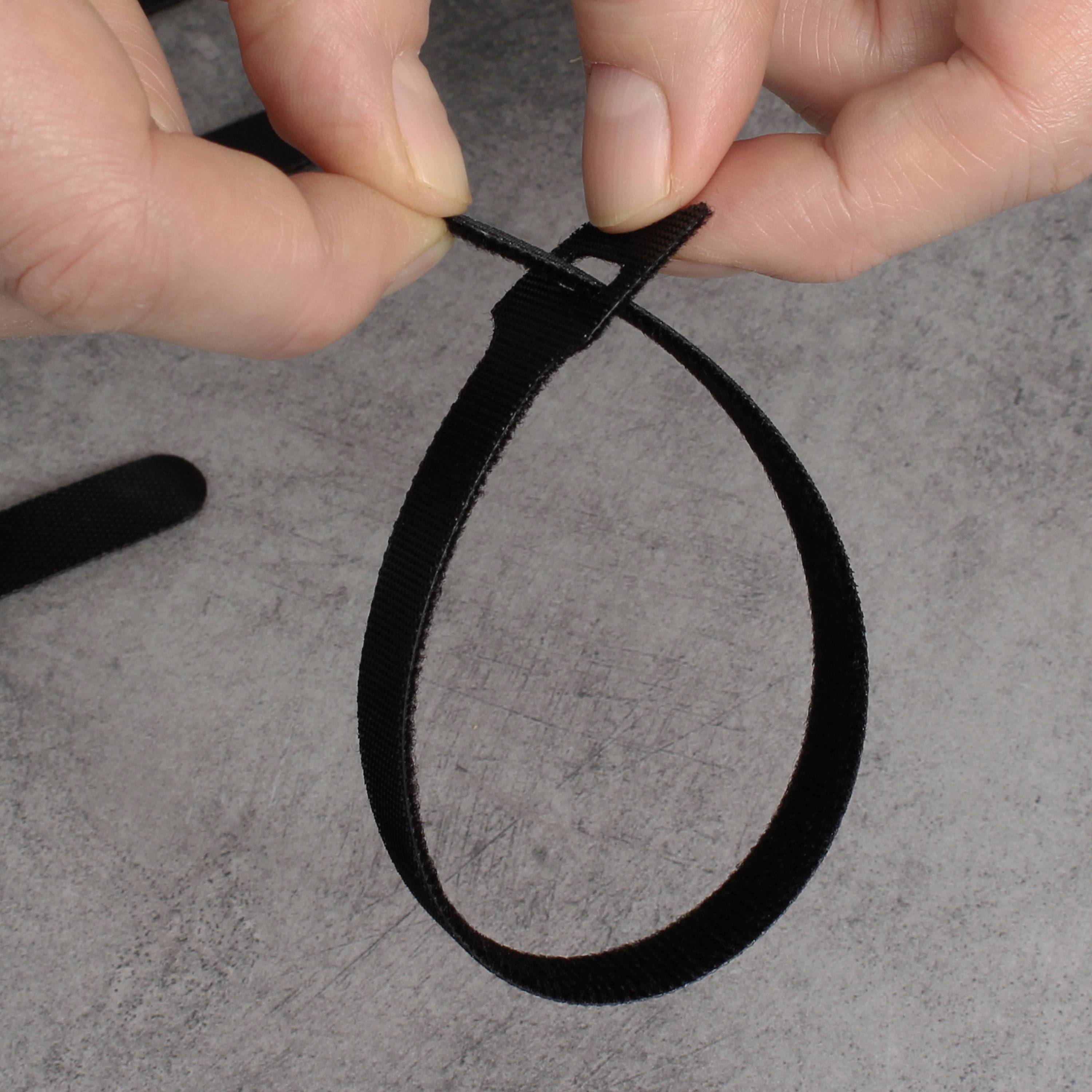 Quadrios 23CA189 Klettkabelbinder zum Bündeln Haft- und Flauschteil (L x B) 400mm x 16mm Schwarz 10St.