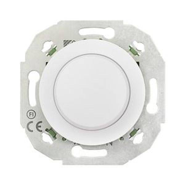 Ein weißer Lichtschalter auf Metallplatte, rund, ohne sichtbare Markierungen, zum Einbau in Schalterdosen geeignet.